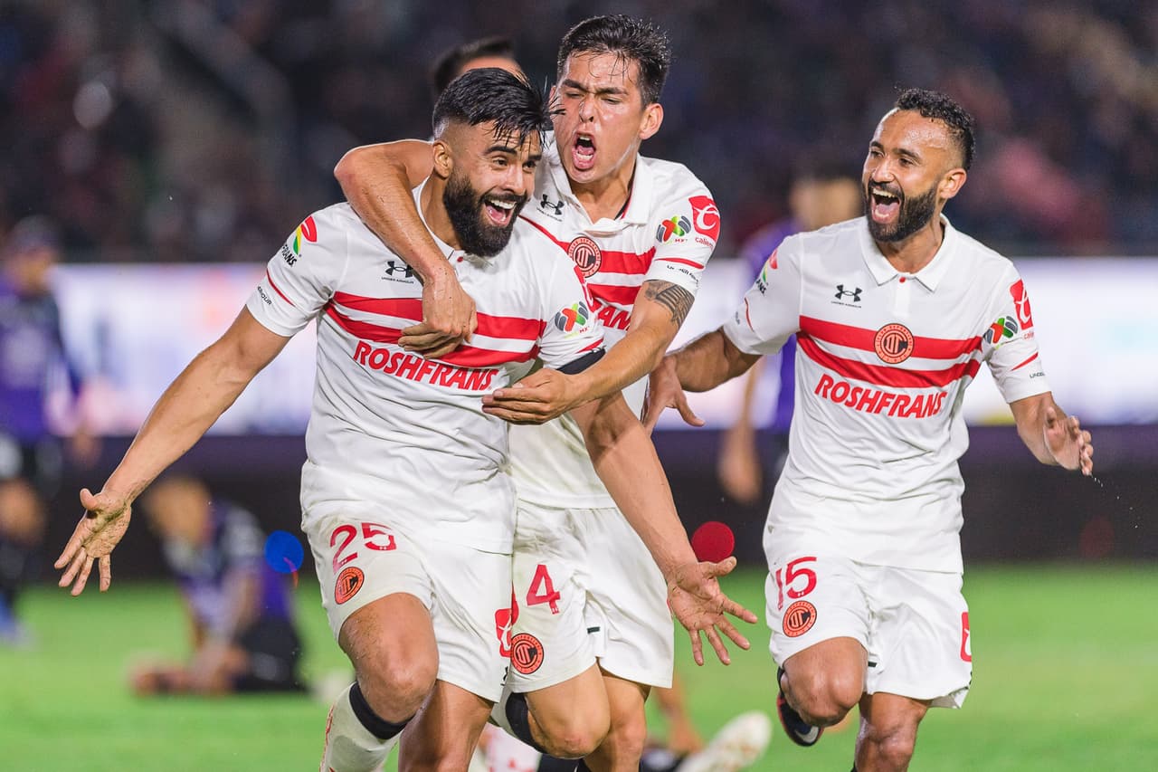 Pero al 68’ y con la presión de Toluca, Alexis Canelo logró el tanto del empate con potente disparo.