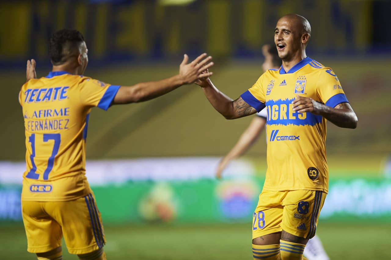 A los 52’ llegó el gol de los Tigres con un tremendo tiro desde fuera del área.
