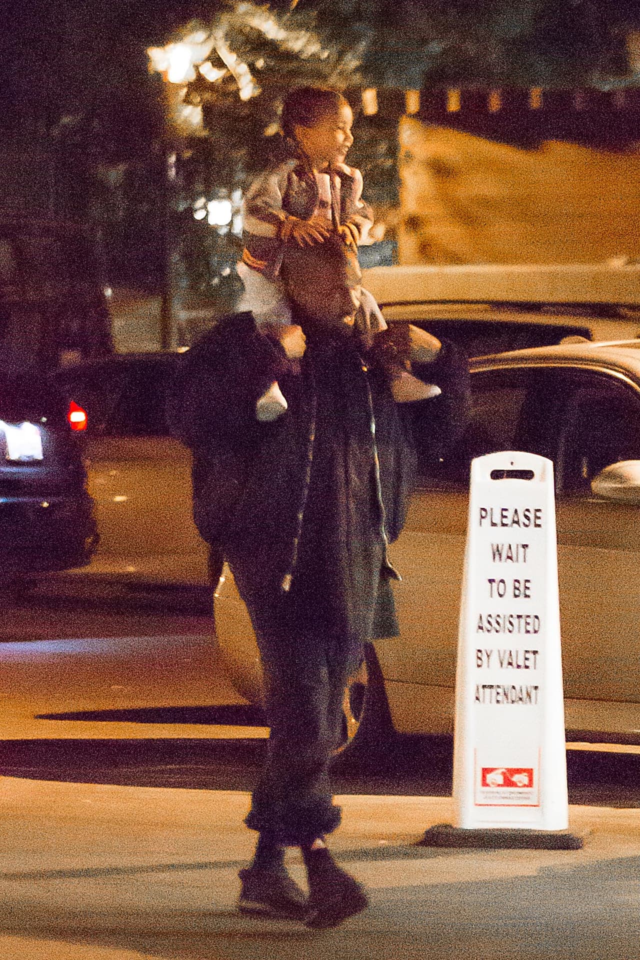 Kanye también hizo una mueca de felicidad.