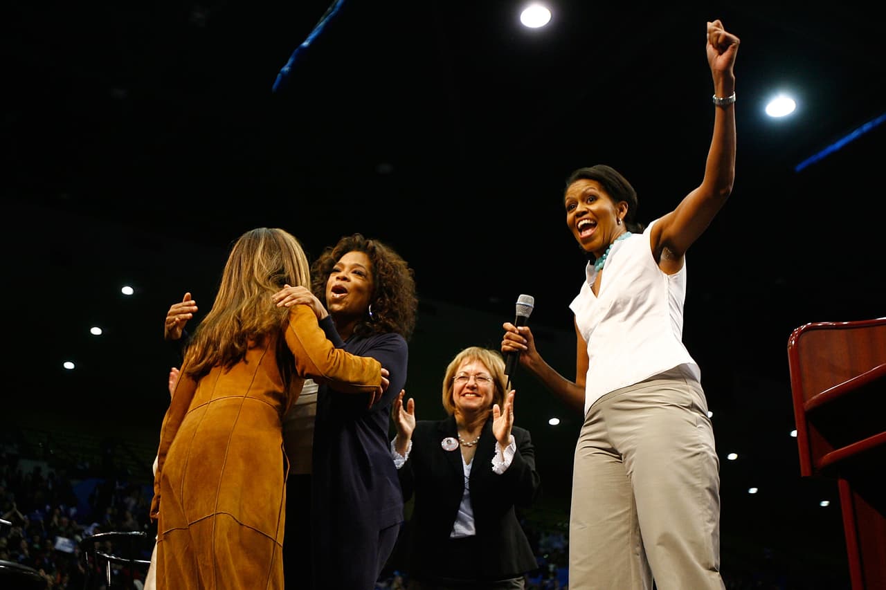 Y así de efusiva se vio en su alocusión durante la campaña presidencial de 2008 con Oprah Winfrey y Maria Shriver.