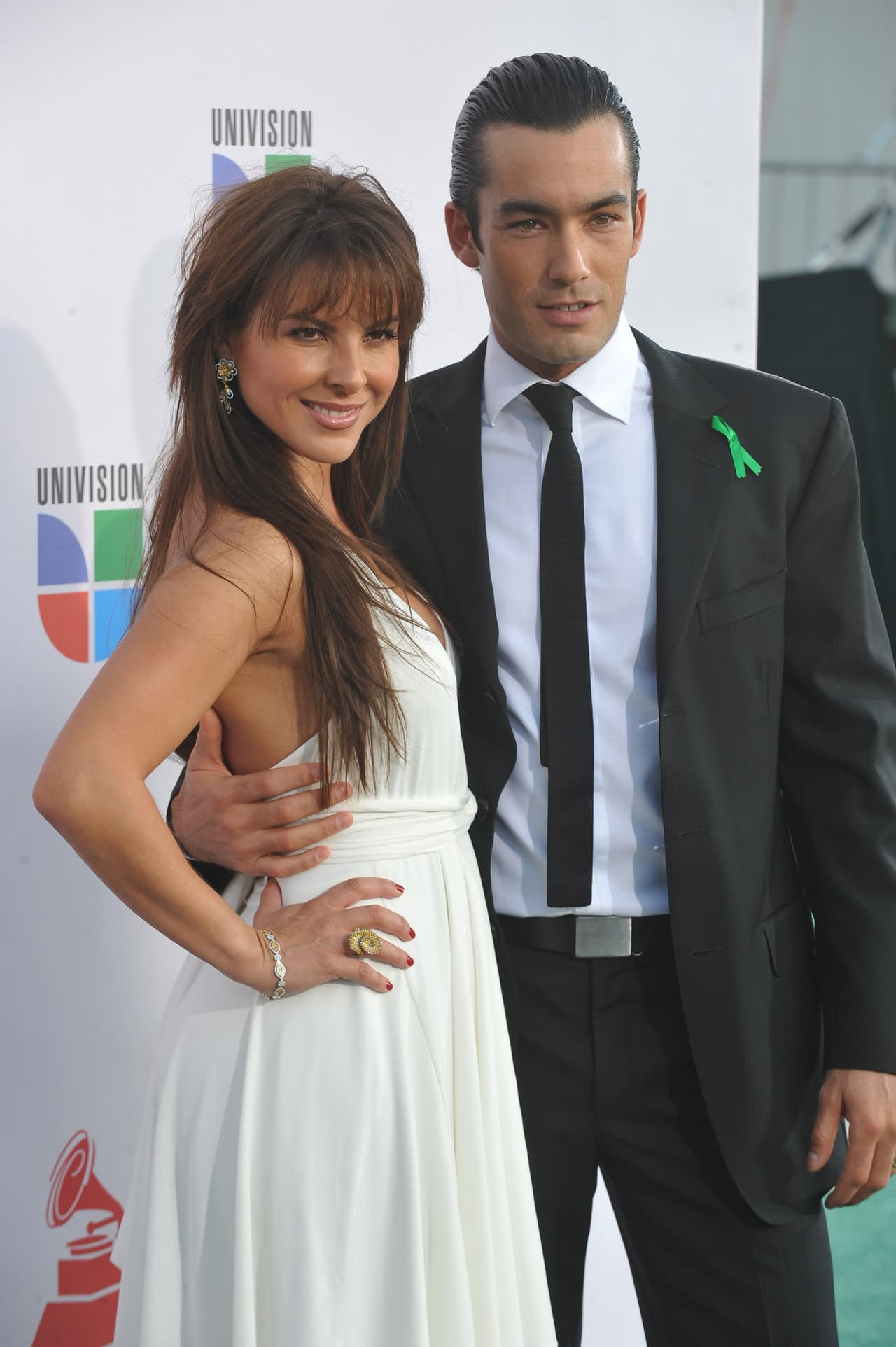 Entre las parejas disparejas de Latin GRAMMY está la de Kate del Castillo y Aaron Díaz, que en 2009 estaban súper enamorados.