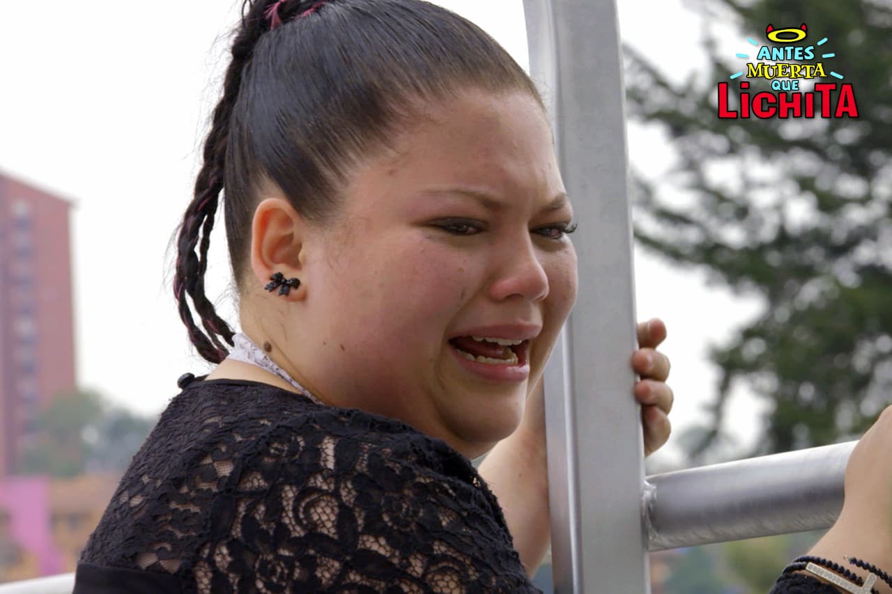 En un intento desesperado por llamar la atención, Dafne huye de su casa e intenta suicidarse