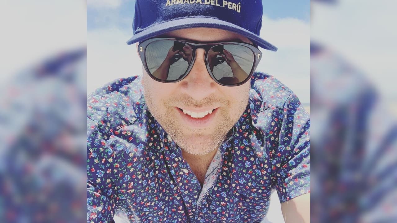 “Parecía un pequeño altercado que salió muy mal”, dijo. “Desde el puñetazo y (cuando) alguien se cae, golpeándose la cabeza contra el suelo. No era como si tuvieras a la gente atacando a alguien y golpeándolo”.
<br>