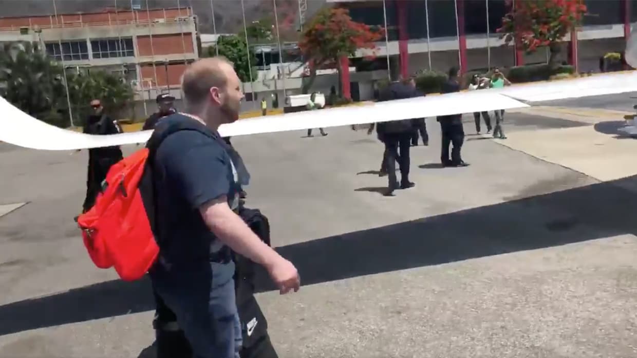 Ha trascendido que el senador republicano Bob Corker, presidente del Comité del Senado de Relaciones Exteriores, se reunió esta semana con el presidente venezolano, Nicolás Maduro.
<br>