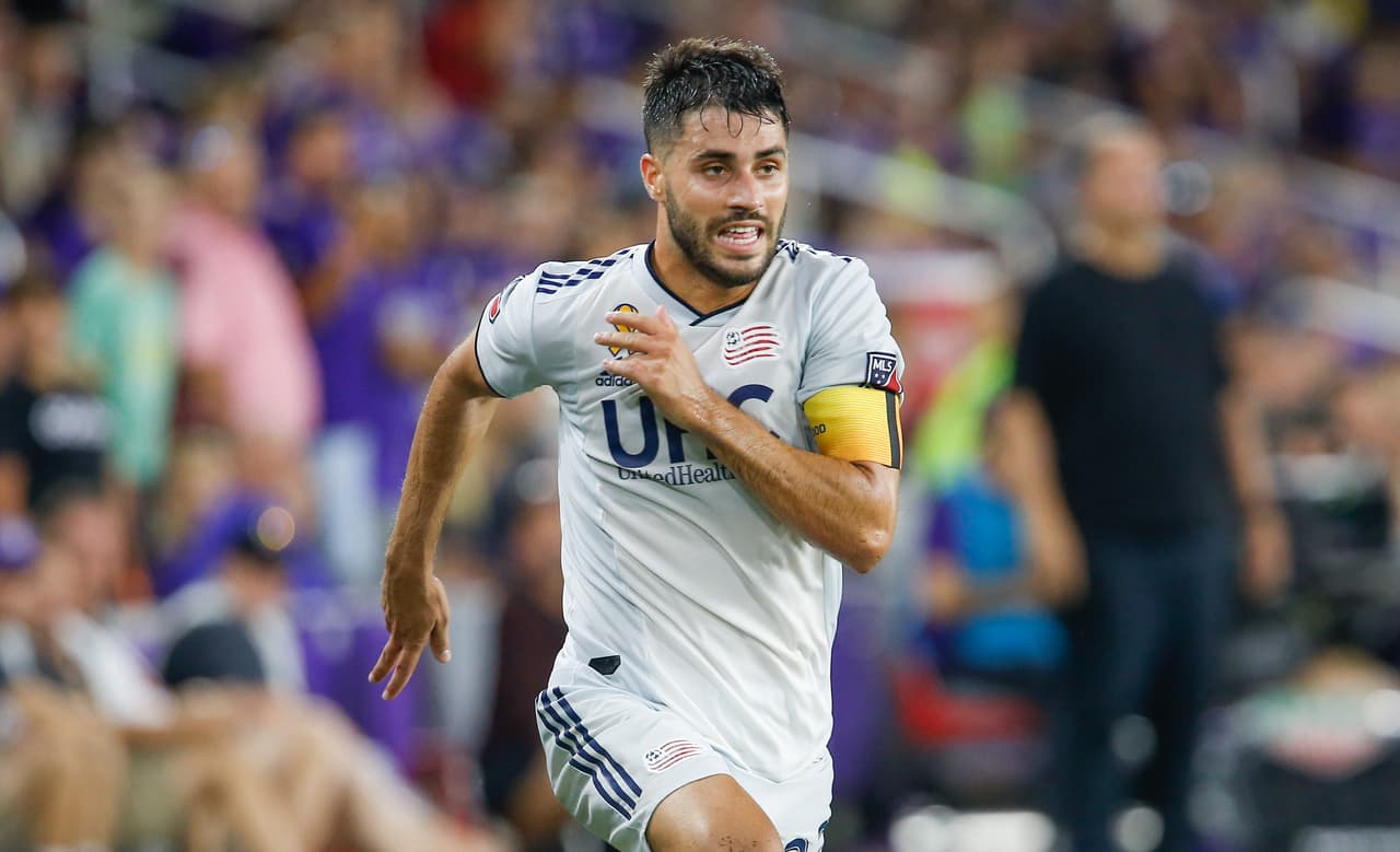 CARLES GIL (New England Revolution): recientemente elegido como la Contratación del Año en MLS, el español finalizó la temporada regular con 10 goles y 14 asistencias. Es uno de los cuatro jugadores en registrar dobles dígitos en ambos departamentos en 2019.