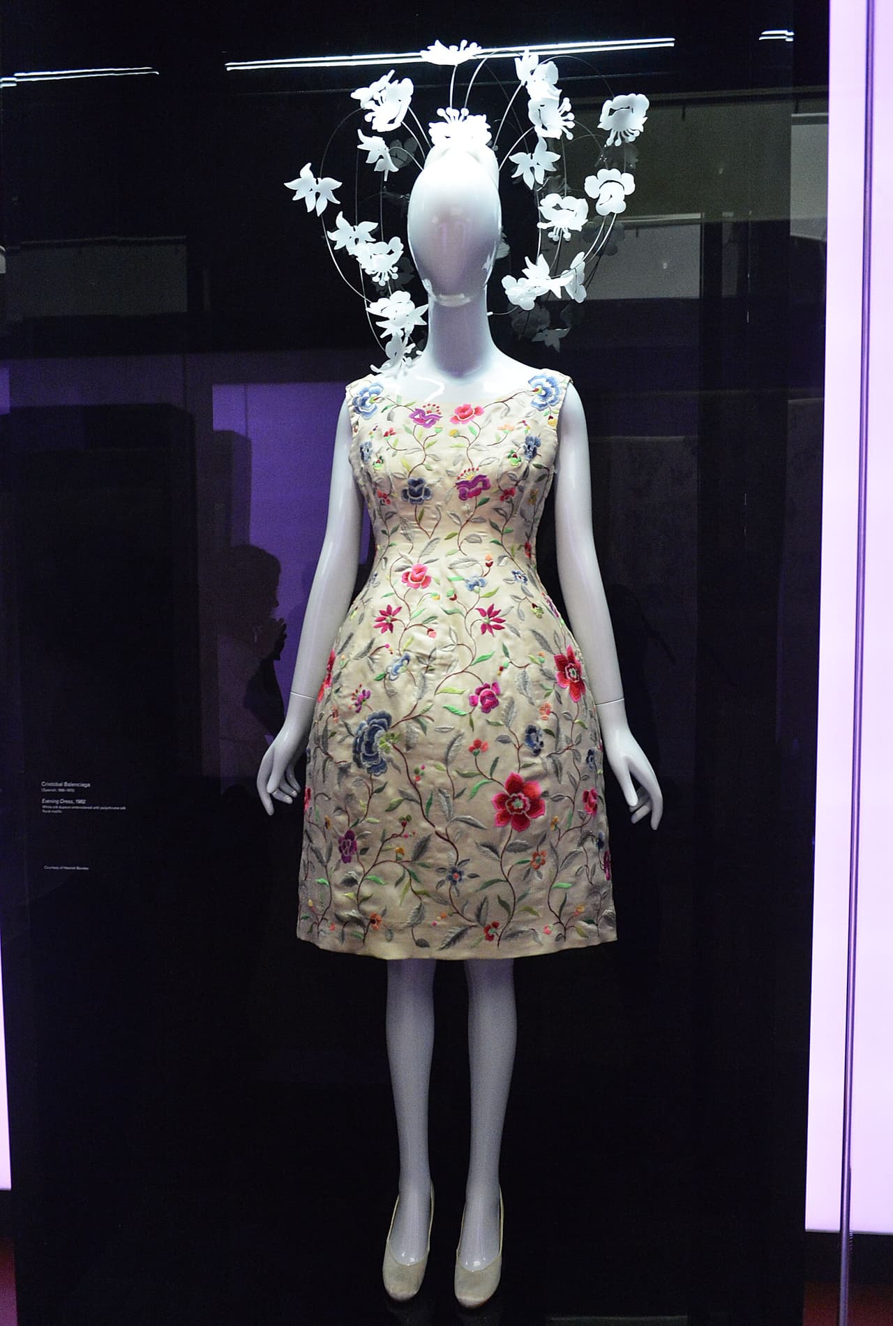 <b>Cristobal Balenciaga </b>revolucionó la moda en la década de los 50. Se convirtió en un referente por sus cortes sueltos en los vestidos.