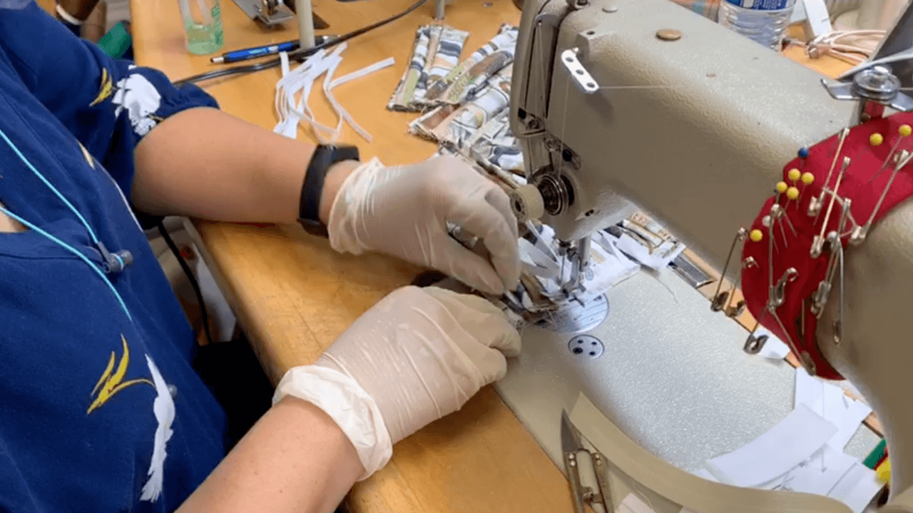 En esta época de emergencia por el coronavirus surgen historias de solidaridad y comunidad.