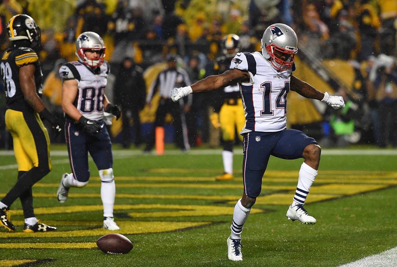 New England Patriots se impuso contra Pittsburgh Steelers en la jornada 15 de la NFL, en un duelo de líderes del Este y del Norte en la Conferencia Americana del fútbol americano estadounidense.