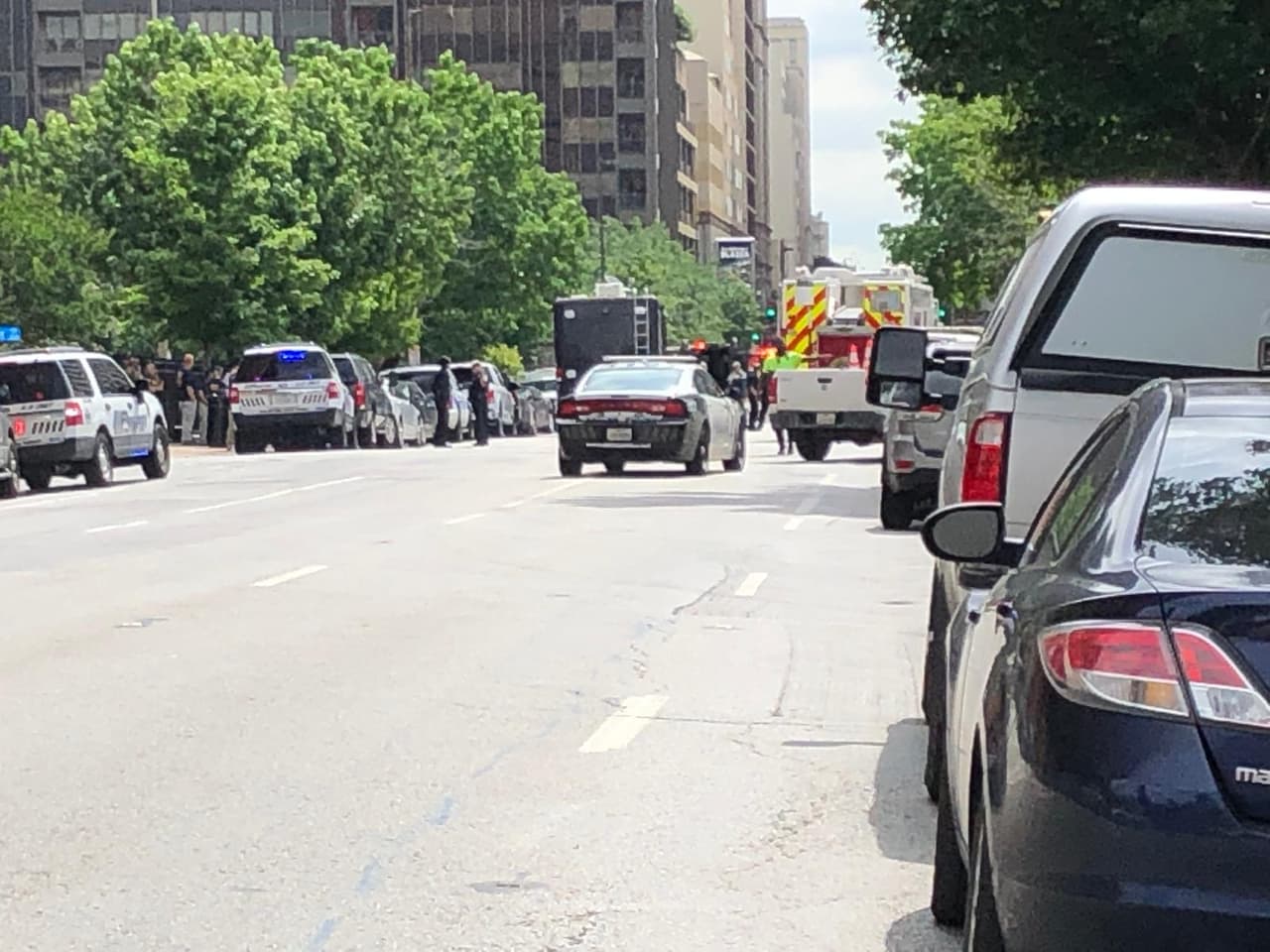 Autoridades eran visibles en las calles alrededor de la corte federal de Dallas.