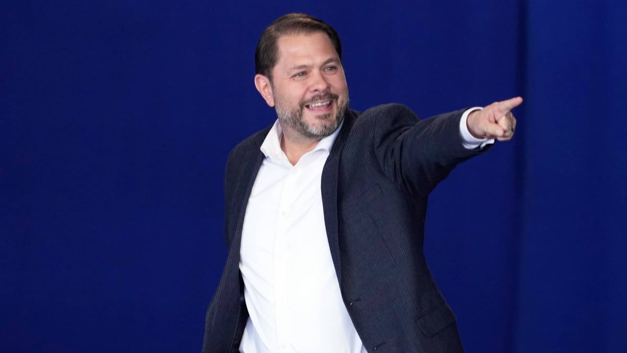 Qué significa el triunfo de Rubén Gallego frente a Kari Lake y su llegada al Senado