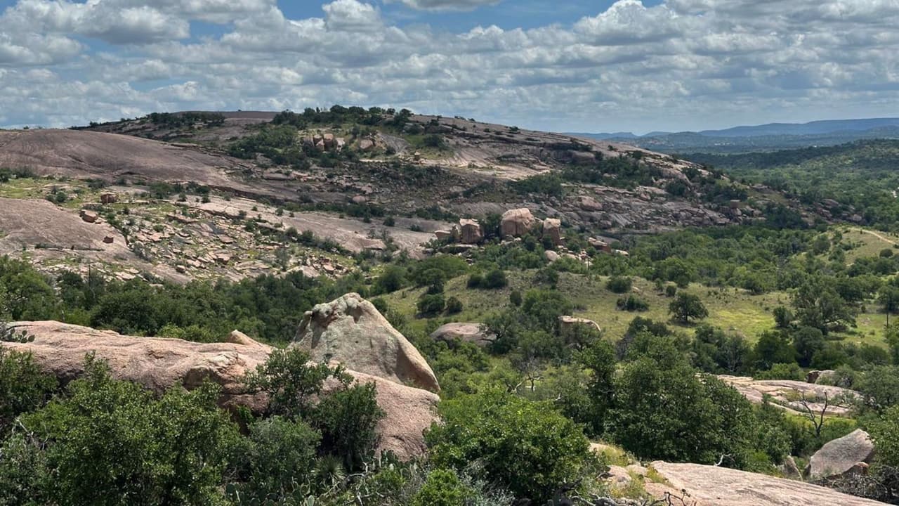 Mujer de la tercera edad desaparece y es hallada sin vida en parque estatal del Hill Country