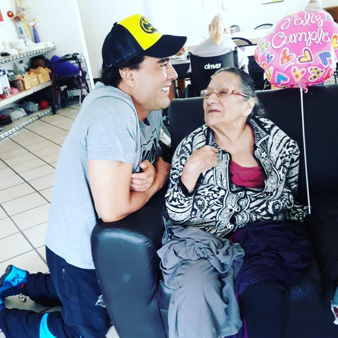 Eduardo Yáñez no informó cuál fue la causa de muerte de su mamá.