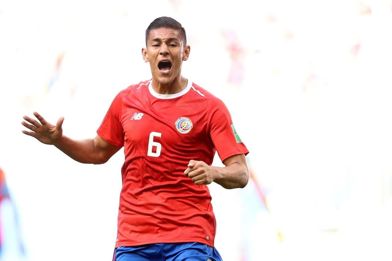 Lateral izquierdo: Óscar Duarte (Costa Rica) - Esa no es precisamente la posición que ocpuó el del Espanyol, ya que los ticos jugaron con línea de tres los dos primeros partidos. Al margen de ello, no pudo tener una buena Copa.