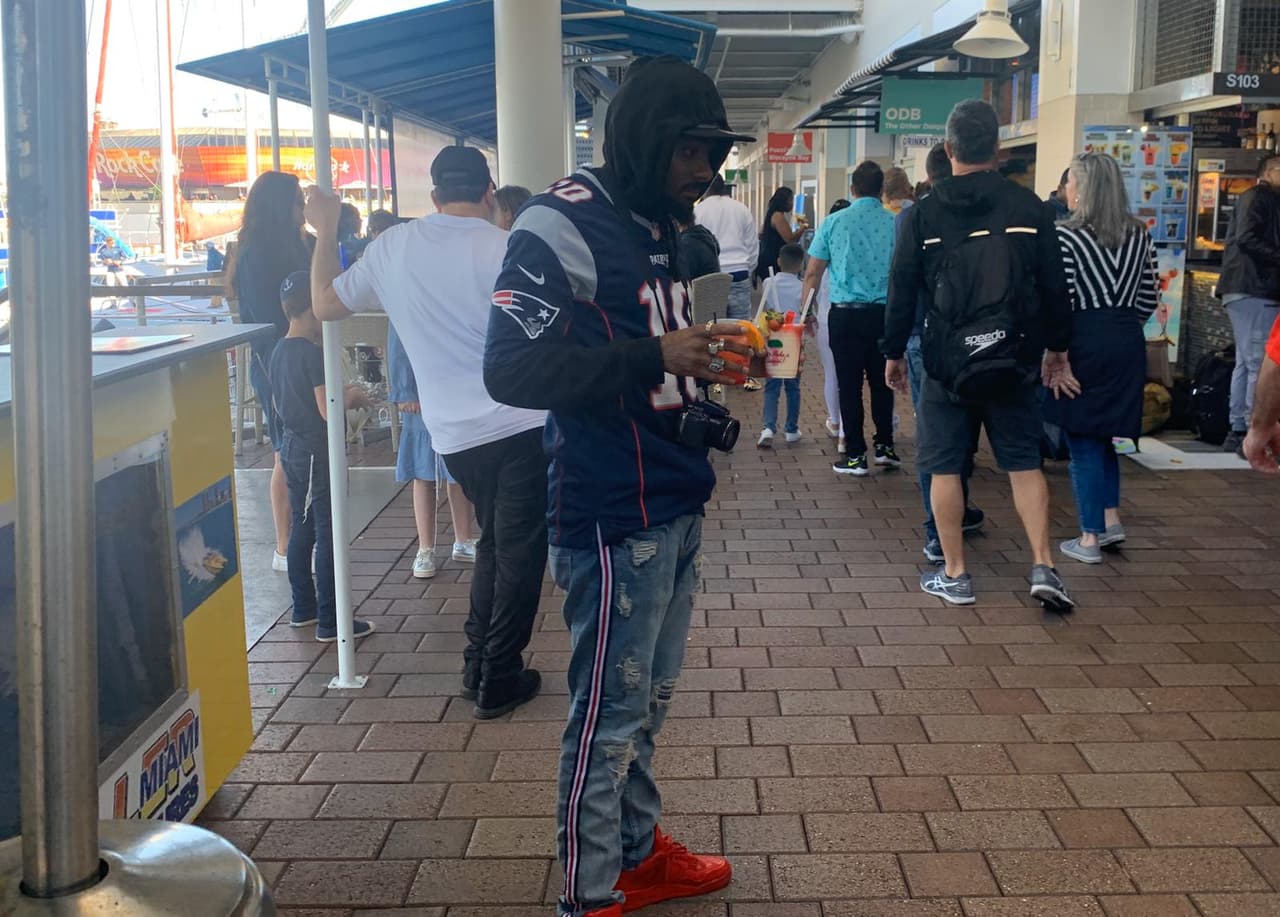 Así se vive el color en el Hard Rock Stadium de Florida previo al partido entre San Francisco 49ers y Kansas City Chiefs.