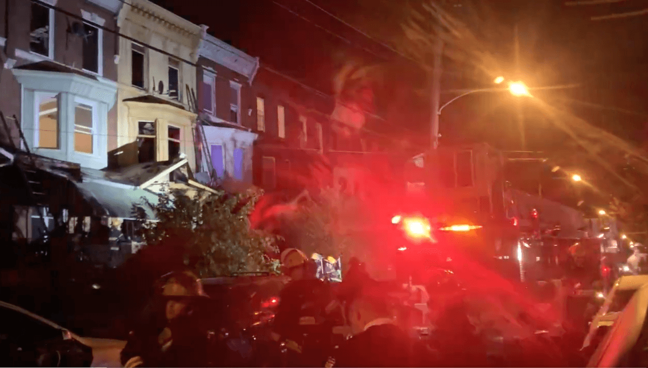 Una persona muerta y siete heridas, incluido un bombero, en incendio residencial en Nicetown-Tioga