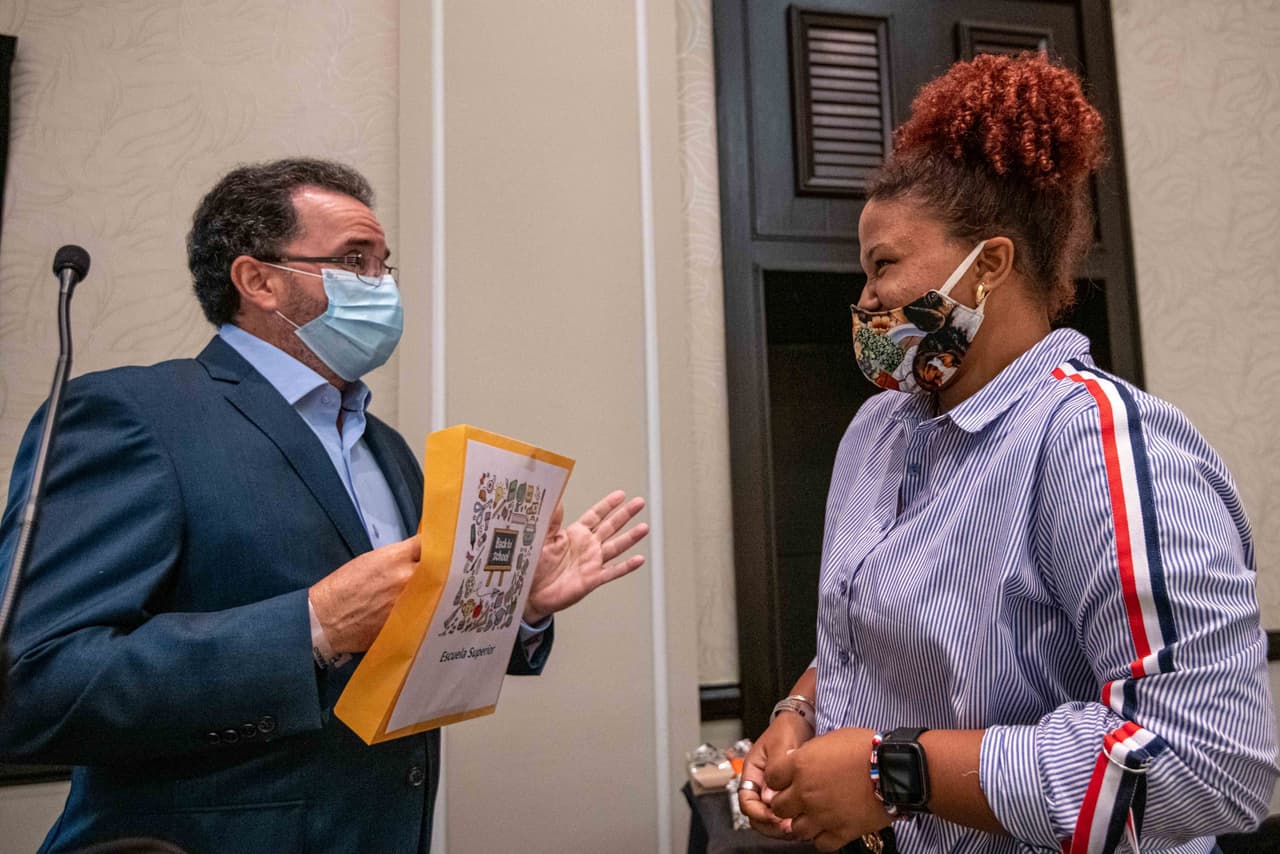 Departamento de la Familia otorga incentivo de entre $75 a $250 a menores bajo custodia del Estado