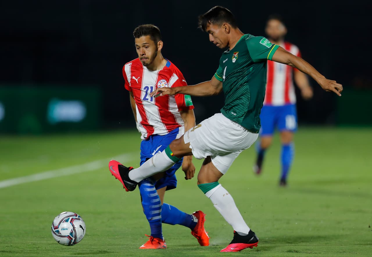 Bolivia se queda cerca de romper su mala racha como visitantes en las eliminatorias del mundial, pero Paraguay no se lo permite y terminan dividiendo puntos en un empate 2-2.
