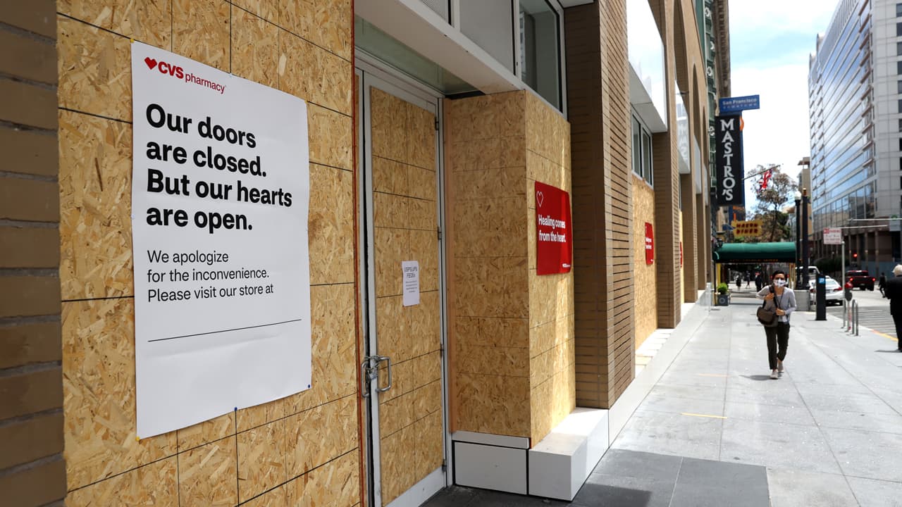 Miles de residentes de California no pueden aplicar para su apoyo de desempleo