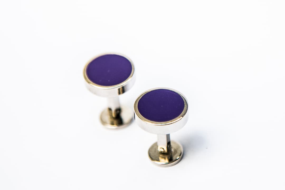 Carolina Herrera. También de la venezolana, en circunferencia perfecta, con un morado sutil, exquisito, elegante, clásico.