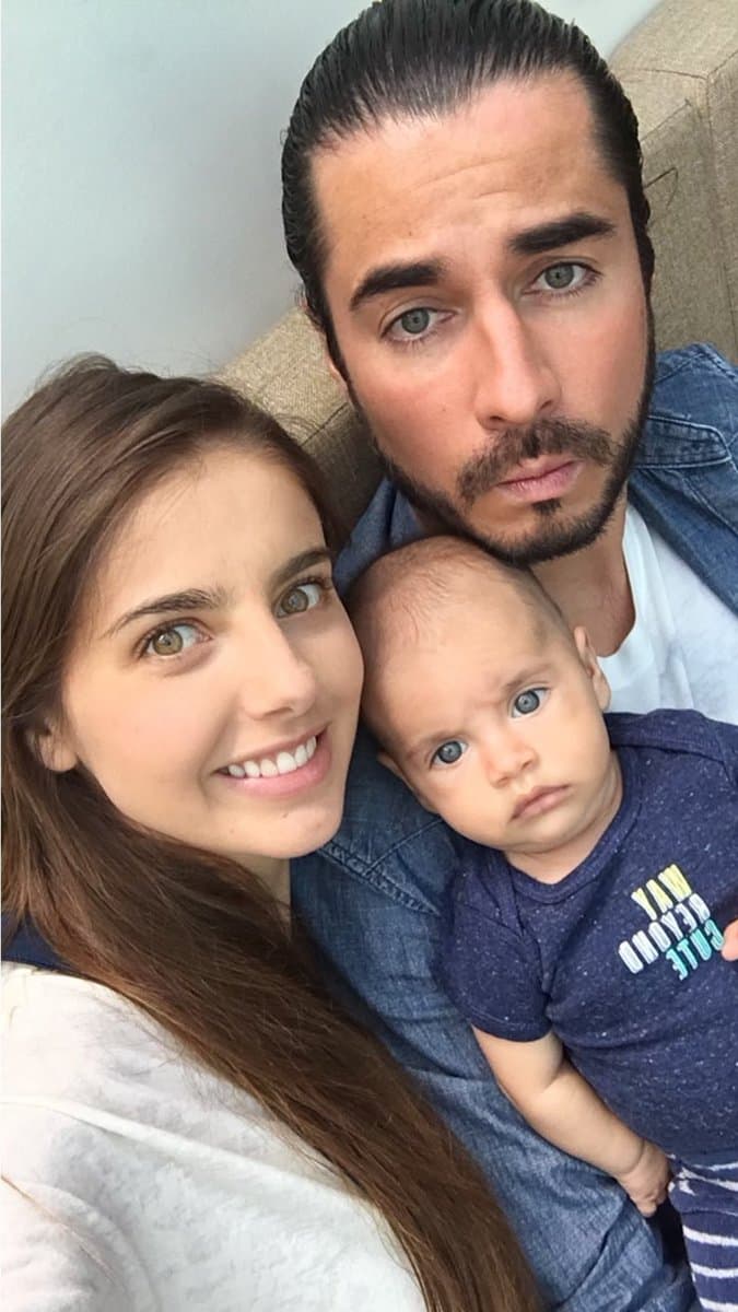 Otra famosa que comparte imágenes de su bebé en Twitter e Instagram es
<b><a href="http://www.univision.com/temas/michelle-renaud">Michelle Renaud</a></b>, quien se convirtió en madre hace apenas 7 meses del pequeño Marcelo.