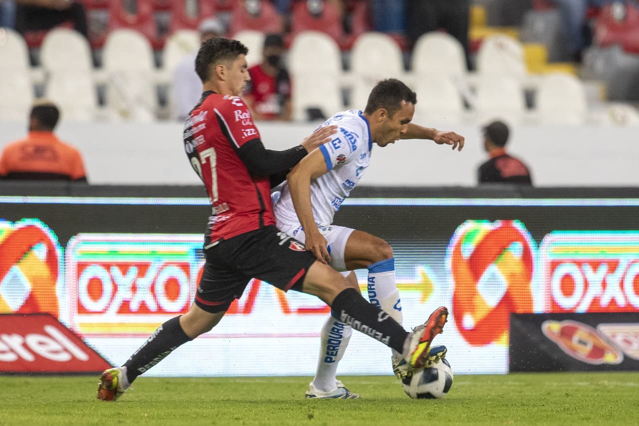 Julio Furch y Christopher Trejo son los encargados de anotar en la victoria 2-0 sobre Querétaro.