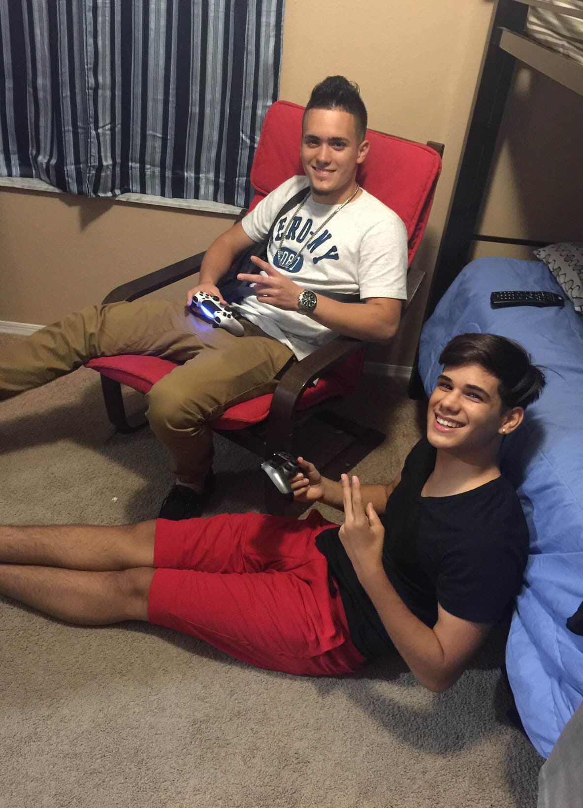 José Antonio sigue al pie de la letra los consejos de su madre. Gracias a ella ha llegado a triunfar en La Banda.