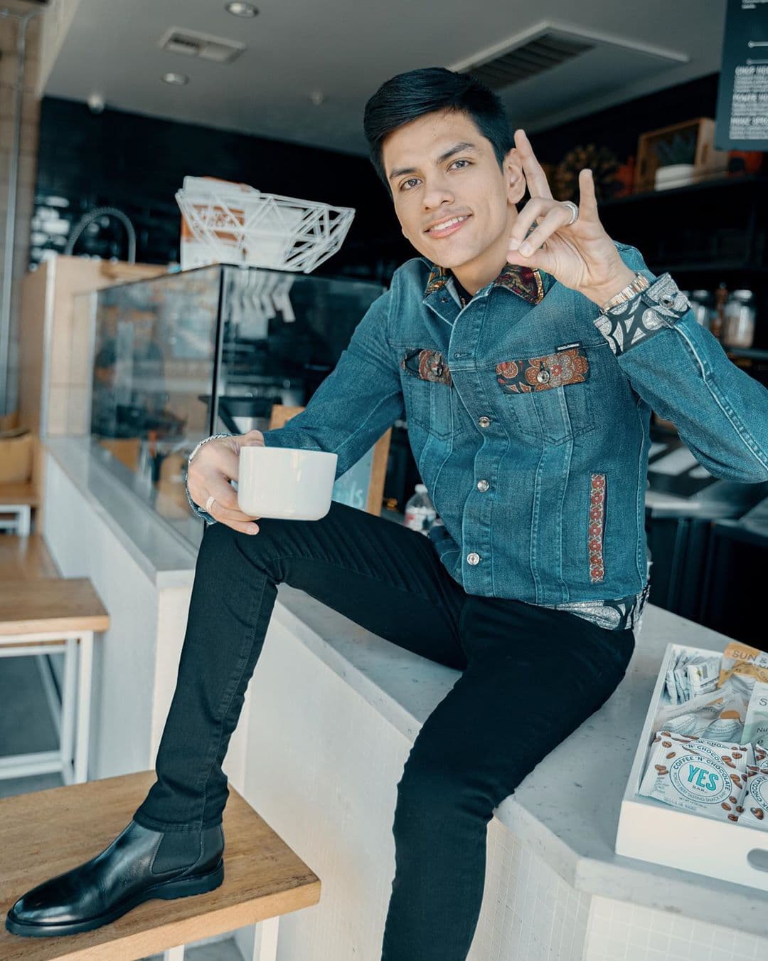 Una de ellas en México, para presentar su nuevo tema ‘Amor artificial’.