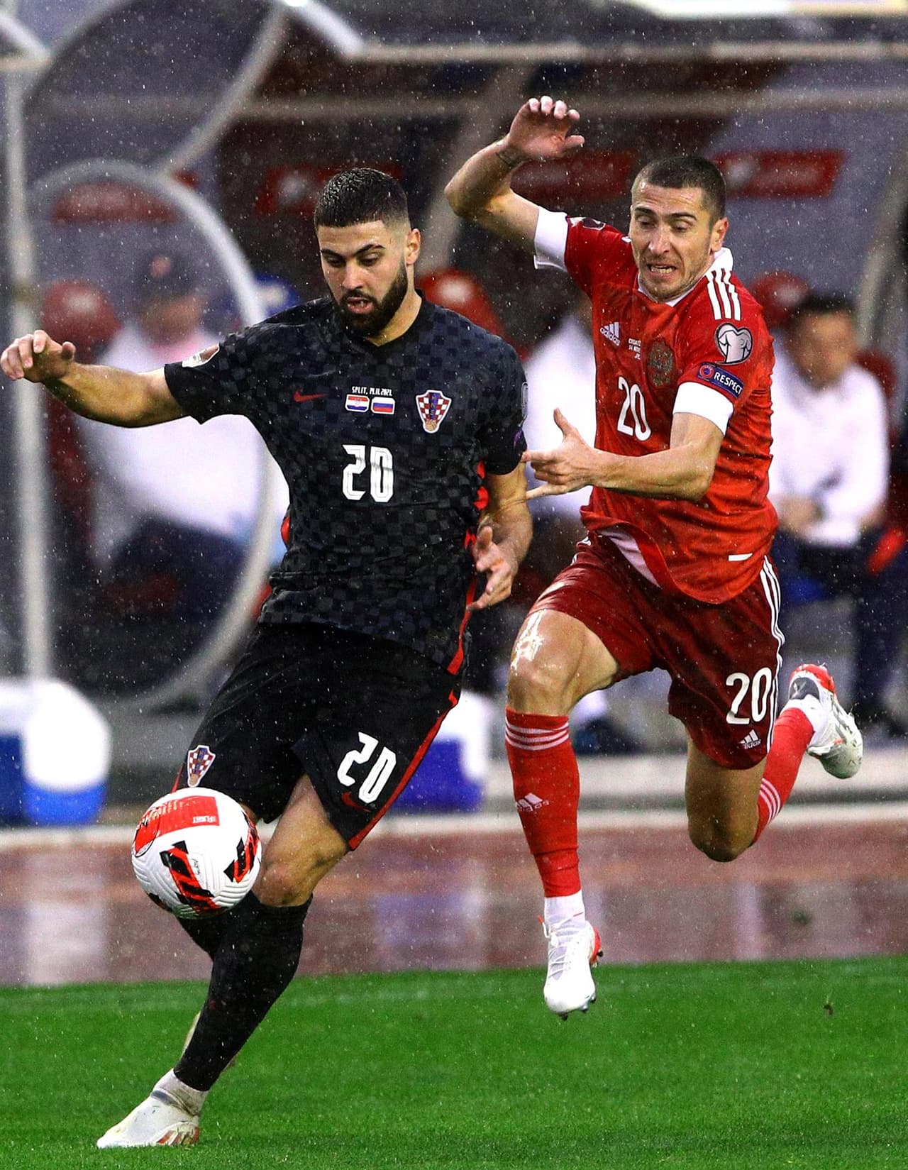 Croacia se impone a Rusia, con un autogol, durante las eliminatorias de la UEFA rumbo a Qatar 2022. Fiodor Kudriashov anotó el gol a favor de los croatas al minuto 81' del encuentro, lo que le dio la victoria y el liderato del Grupo H.
