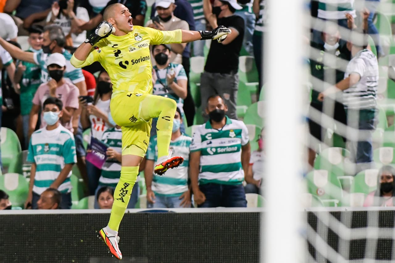 Lajud festejaba el gol del neerlandés.
