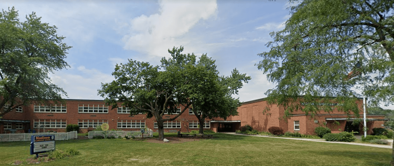 Varias escuelas en suburbio de Lombard han cerrado el miércoles en medio de preocupaciones por el coronavirus