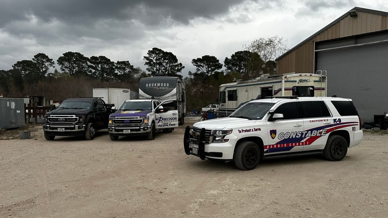 La Policía de Mustang Ridge y autoridades de la Oficina del Condestable del Precinto 4 del Condado Harris desmantelaron una banda de ladrones que se dedicaba al robo de autos en el centro de Texas.