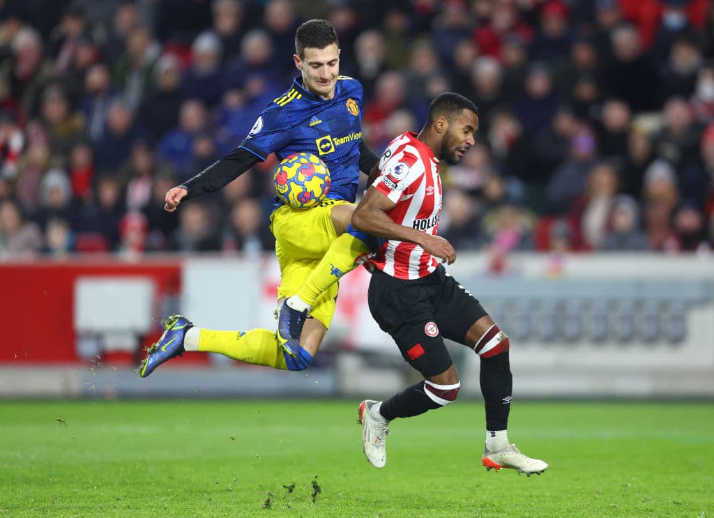 Manchester United vence 3-1 a Brentford, con goles de Anthony Elanga, Mason Greenwood y Marcus Rashford. Ivan Toney anotó el único gol a favor de los locales, durante la J17 en la Premier League.