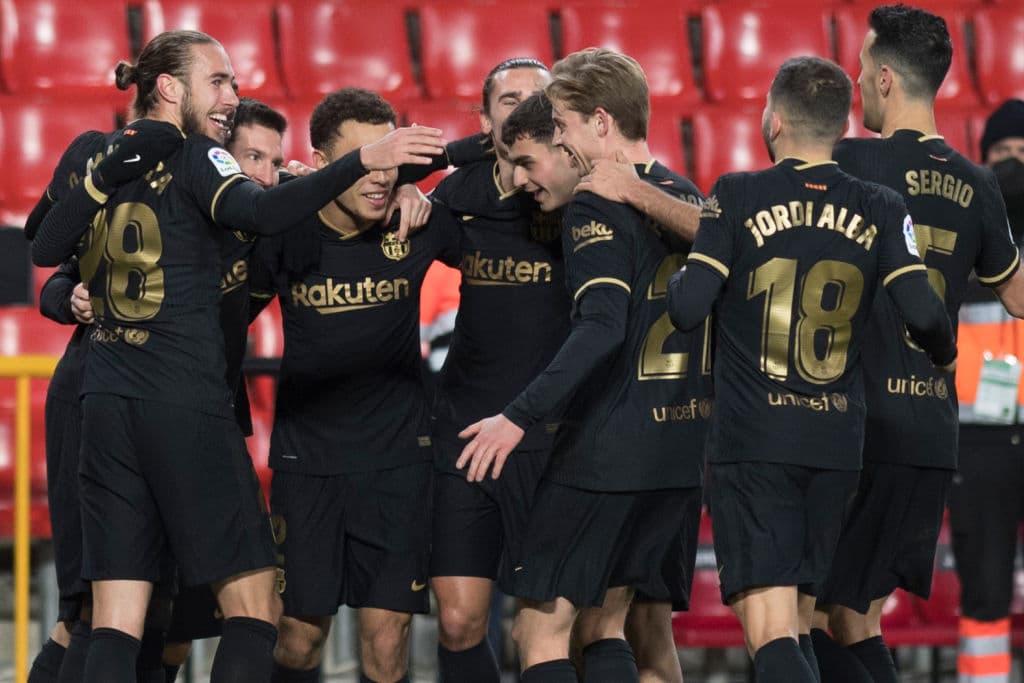 Griezmann abrió el marcador a los 12’; Messi creció la ventaja a los 35’ y al 42’ volvió a marcar para la goleada en Los Cármenes. El doblete del astro francés llegó a los 63’ para sellar el resultado. Los culés llegaron a 34 unidades y se medirán al Elche en la siguiente jornada de La Liga.