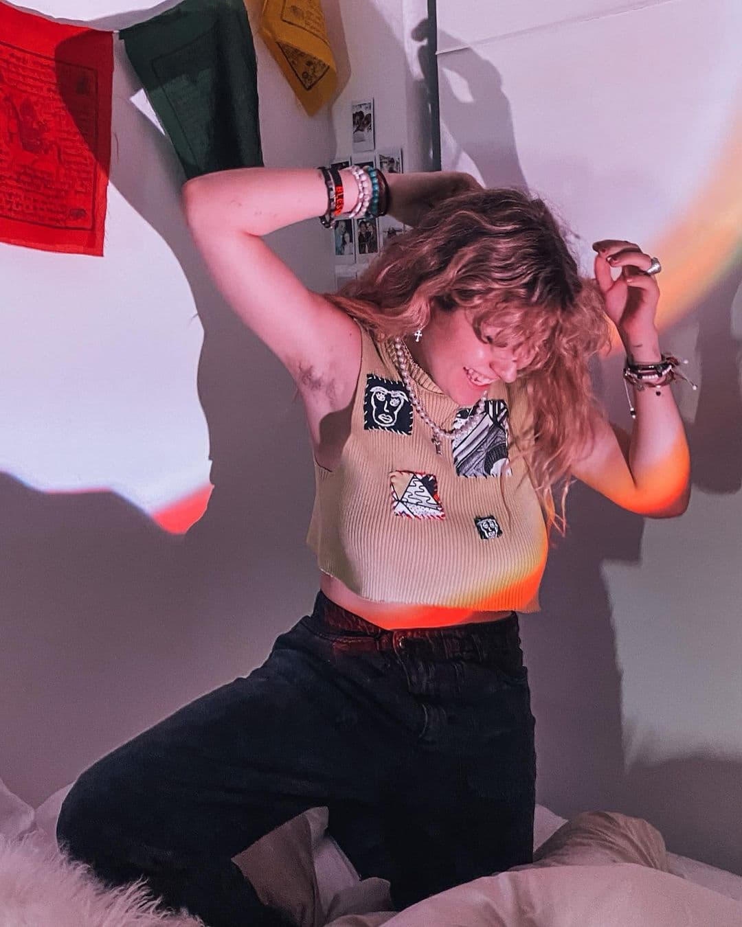 Fue por eso que la hija de Angélica Rivera mostró que no se depila los vellos de sus axilas, mientras que en el pasado también se había dejado ver con pelos en sus piernas.