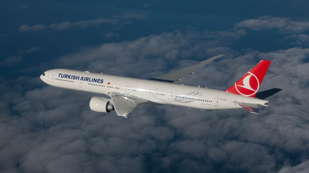 La muerte de un piloto en pleno vuelo que llevó a un aterrizaje de emergencia en Nueva York