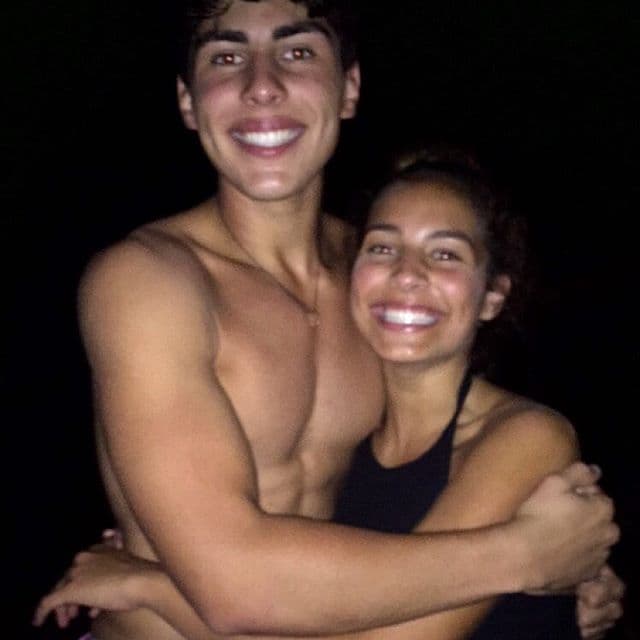 Los dos hijos de Chayanne heredaron su bella sonrisa.