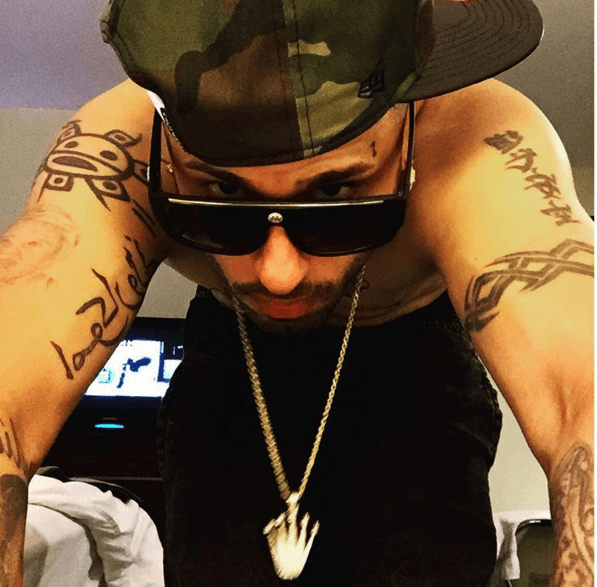 Super hot! .. Nicky puede pasar de ser el más simpático, a ser el más sensual de los urbanos.