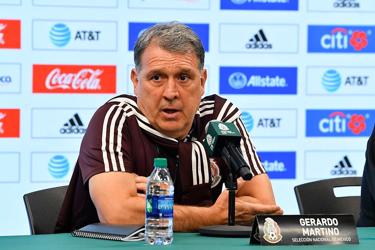 El entrenador de la Selección de México, el argentino Gerardo 'Tata' Martino, conversó esta tarde en Atlanta con la prensa de cara a su partido de preparación contra Venezuela y dando detalles de cómo su lista final para la edición 2019 de la Copa Oro está quedando diseñada. Así reaccionó el técnico del Tri.