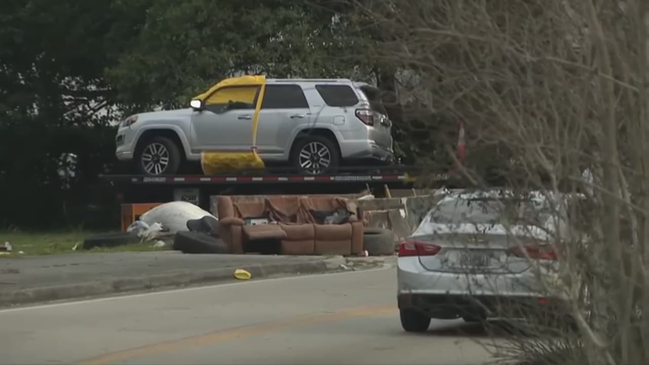 Según José Manuel, su padre salió de su casa aproximadamente a las 10:00 pm del lunes acompañado por una mujer y nunca regresó. Él ubicó el auto en una zona de la calle 20 del noroeste y la avenida 37, gracias a un GPS y el mismo martes en la noche viajó al sur de Florida desde el norte, acompañado de su madre.