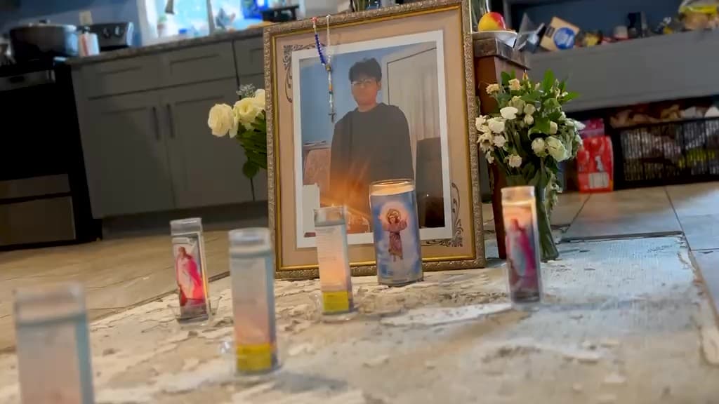 <b>Si estás deprimido o tienes pensamientos suicidas busca ayuda. Contacta de inmediato a la <a href="https://suicidepreventionlifeline.org/" target="_blank">National Suicide Prevention Lifeline</a> por el teléfono: 1-800-273-8255.</b>