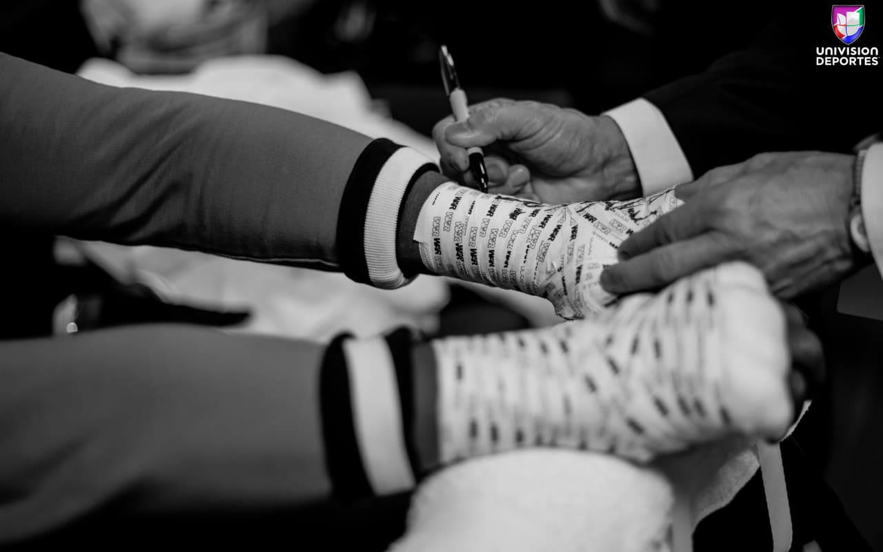 La pelea estelar en el Barclays Center de Brooklyn, una de las más esperadas en la categoría de los pesos completos, sobrepasó las expectativas de los aficionados. Luis Ortiz (28-1, 24 KOs) le complció la noche a Deontay Wilder (40-0, 39 KOs), pero el campeón sacó a relucir en el décimo round el poder que tiene en los nudillos para mandar al cubano a la lona en dos ocasiones y sellar la victoria.