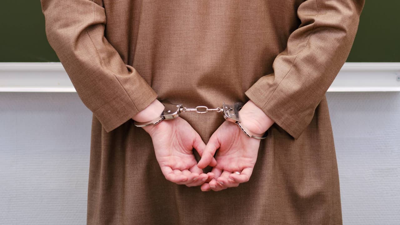 Arrestan a la maestra Deana Flynn Salter, acusada de llevar metanfetamina a la Somerton Middle School
