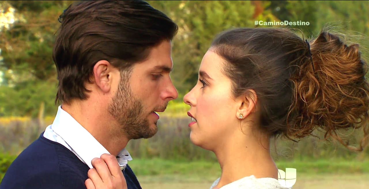 En Un Camino Hacia el Destino, Carlos invitó a Fernanda a pasar una tarde súper divertida y romántica. ¡Cupido hizo de las suyas!