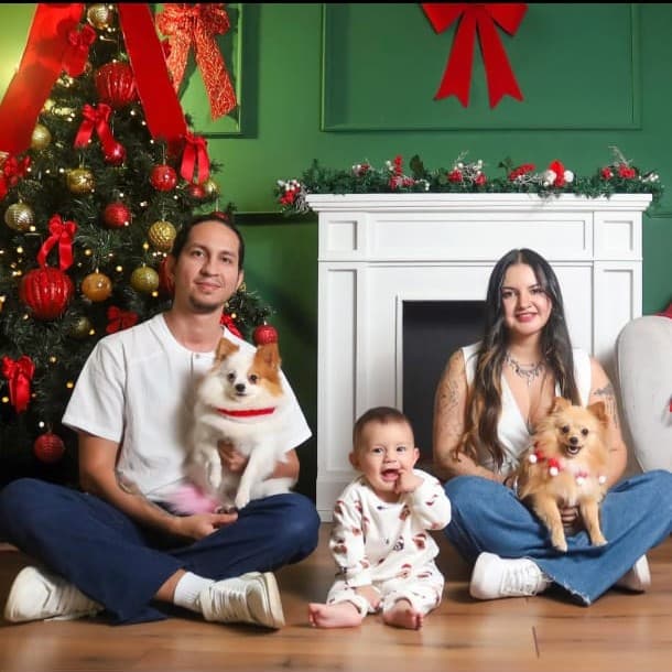 Familiares de Kewin Cdavid, Jazmín Montoya y el pequeño Damián se encuentran desaparecidos tras el sismo en Colombia de 7.4. Ellos se encontraban en un departamento de Residencial Ariguiani, Cali, Valle del Cauca.