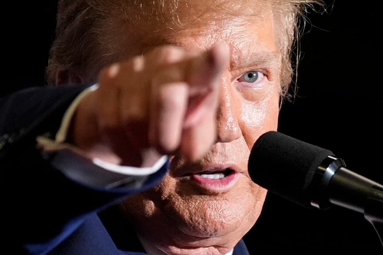 Trump gana los 'caucus' en Missouri y la convención en Michigan, a días del clave Supermartes