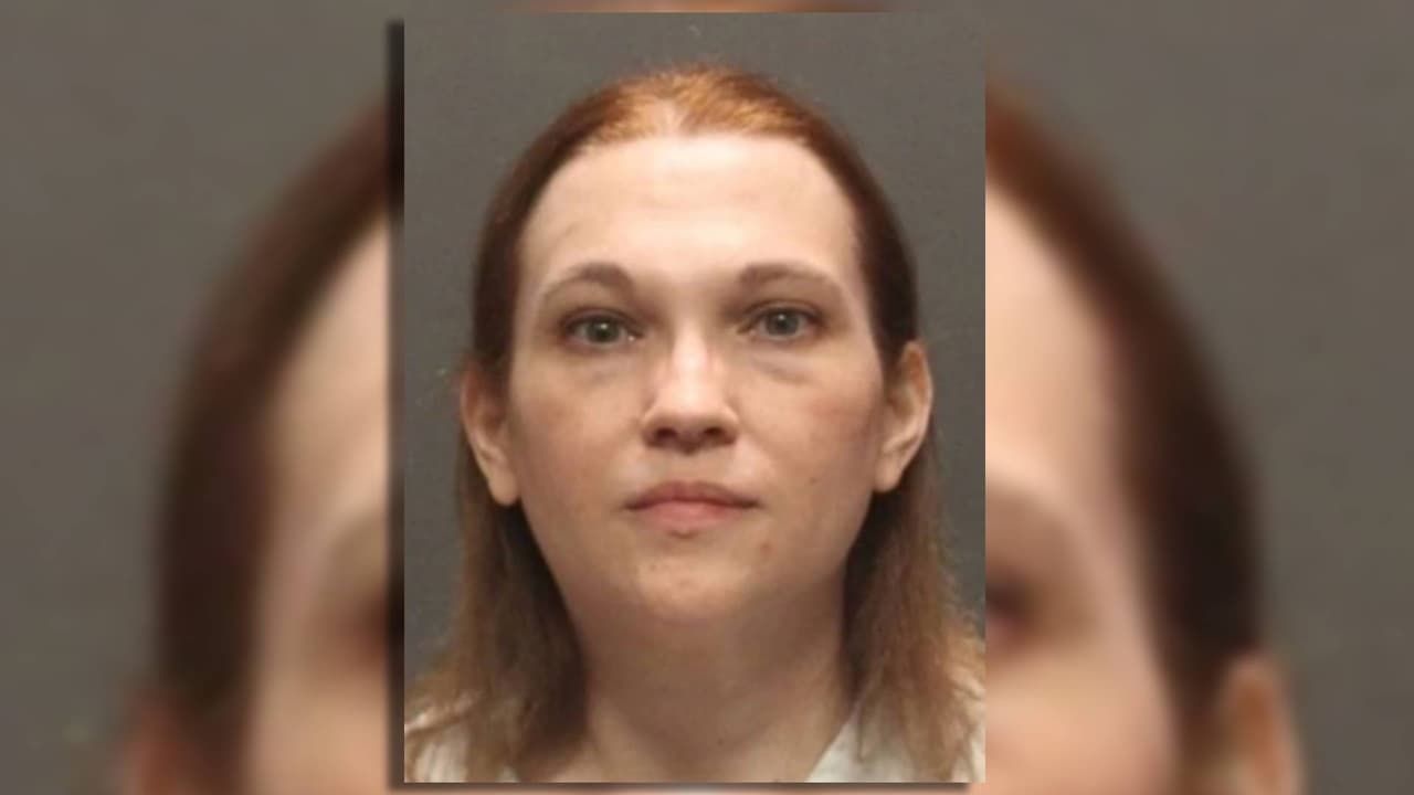 Arrestan en Arizona a una mujer acusada de decapitar a sus hijos en California