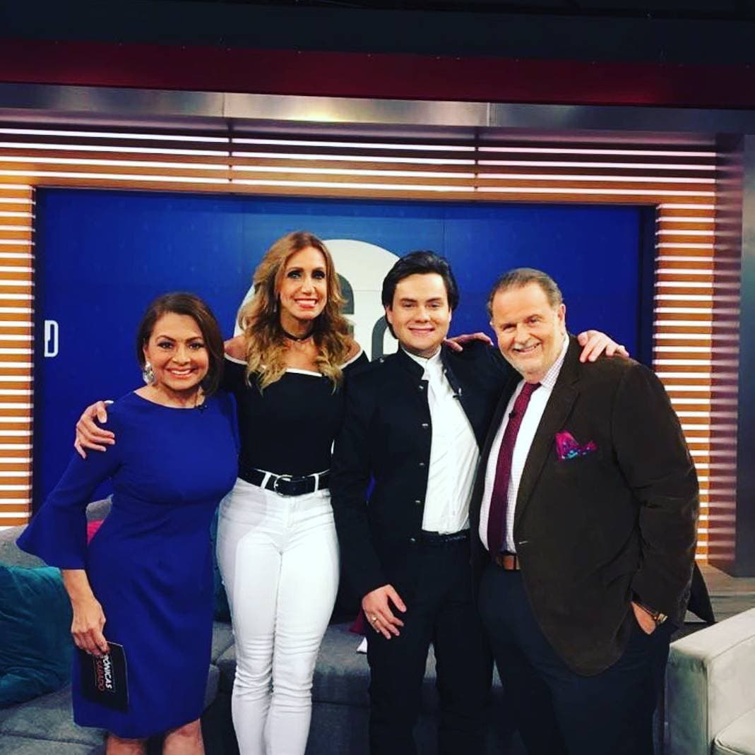 Agregó que todo lo quiso hacer "en privado, íntimamente", y defendió que su mamá "nunca salió a la luz a querer atacarlo o afectarlo en algo (a José José), entonces, son historias totalmente diferentes".