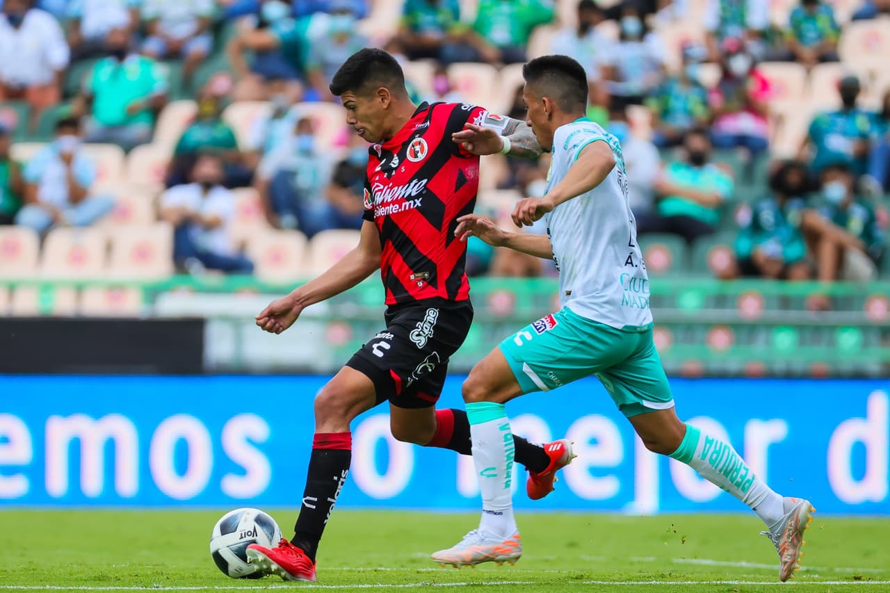 William Tesillo y Ángel Mena son los encargados de batir a Benny Díaz para darle la victoria a León 2-1 sobre Tijuana.