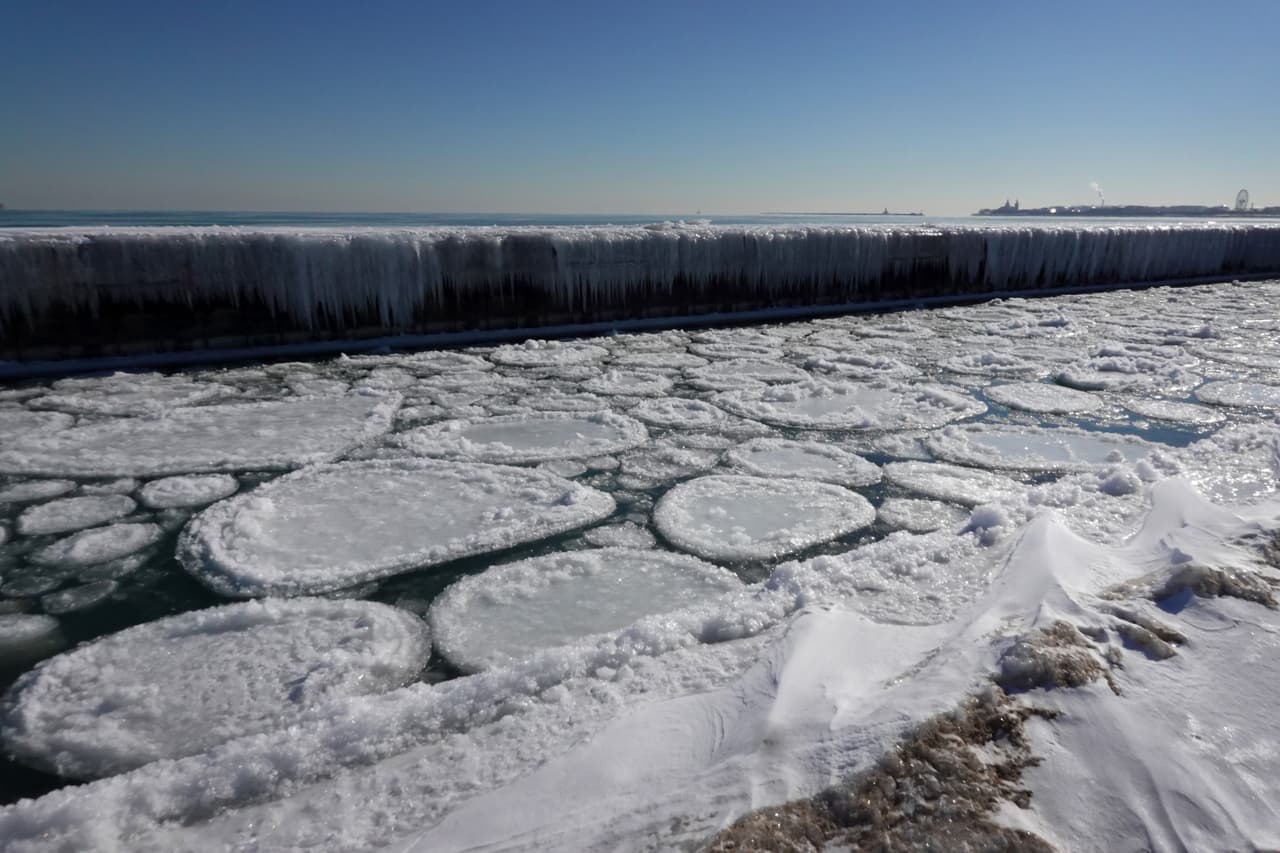 Chicago y otras áreas proveen de
<a href="https://www.univision.com/local/chicago-wgbo/centros-de-calentamiento-chicago-condado-de-cook-y-aurora" target="_blank">sitios de calentamiento </a>d urante esta época invernal.
<br>