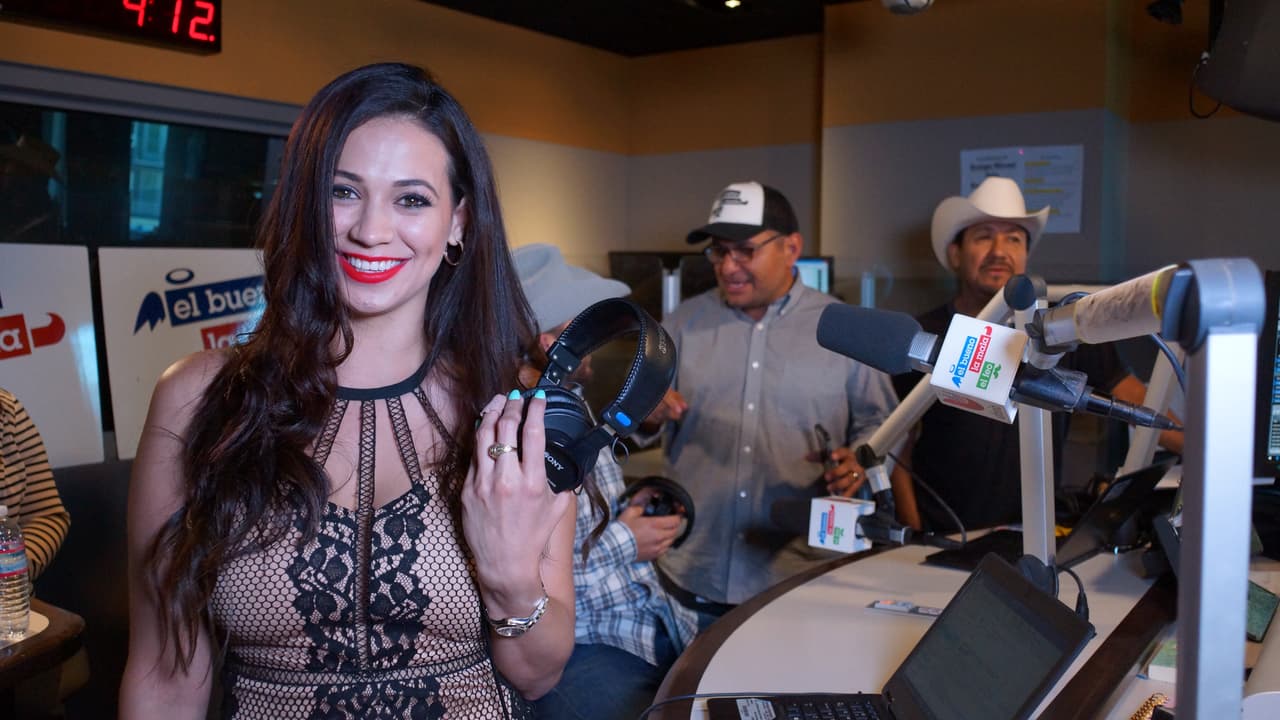 Carla Medrano enamoró a Gerardo Ortiz durante la entrevista del artista con 'El Bueno, La Mala y El Feo'.